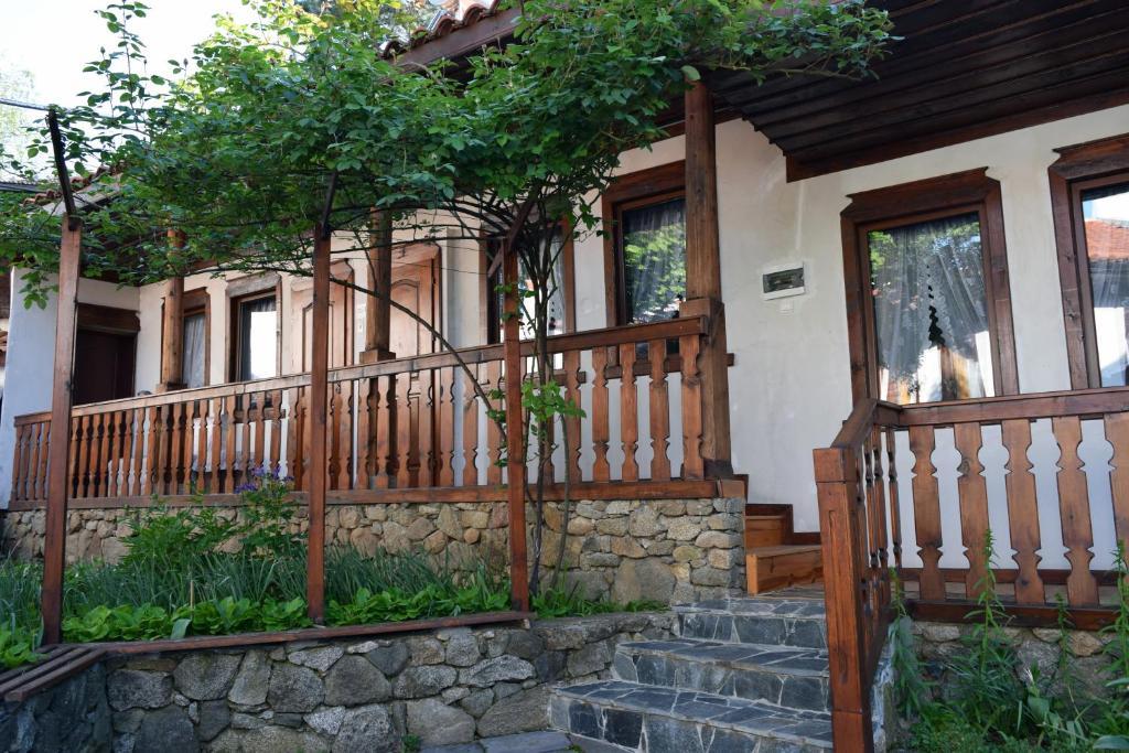 Гостоприемница Георги 칼로페르 외부 사진